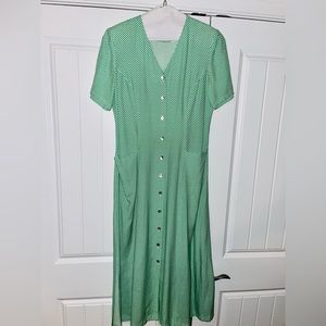Like NEW, Green maxi button down dress size 4